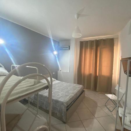 Bedroompompei With Free Parking Buitenkant foto