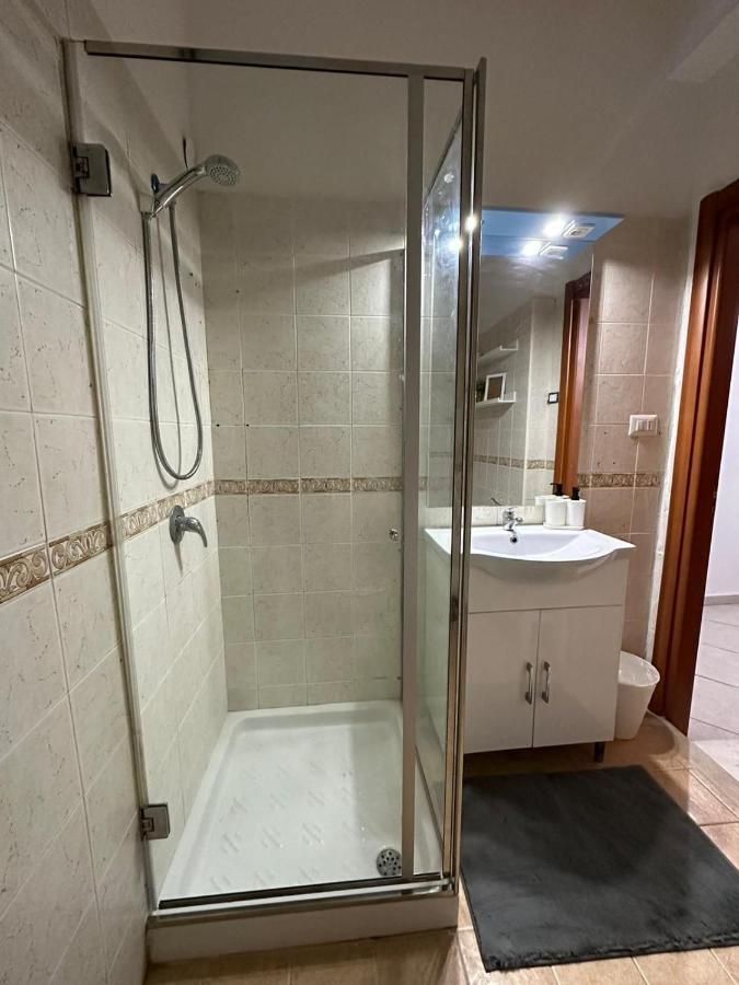 Bedroompompei With Free Parking Buitenkant foto