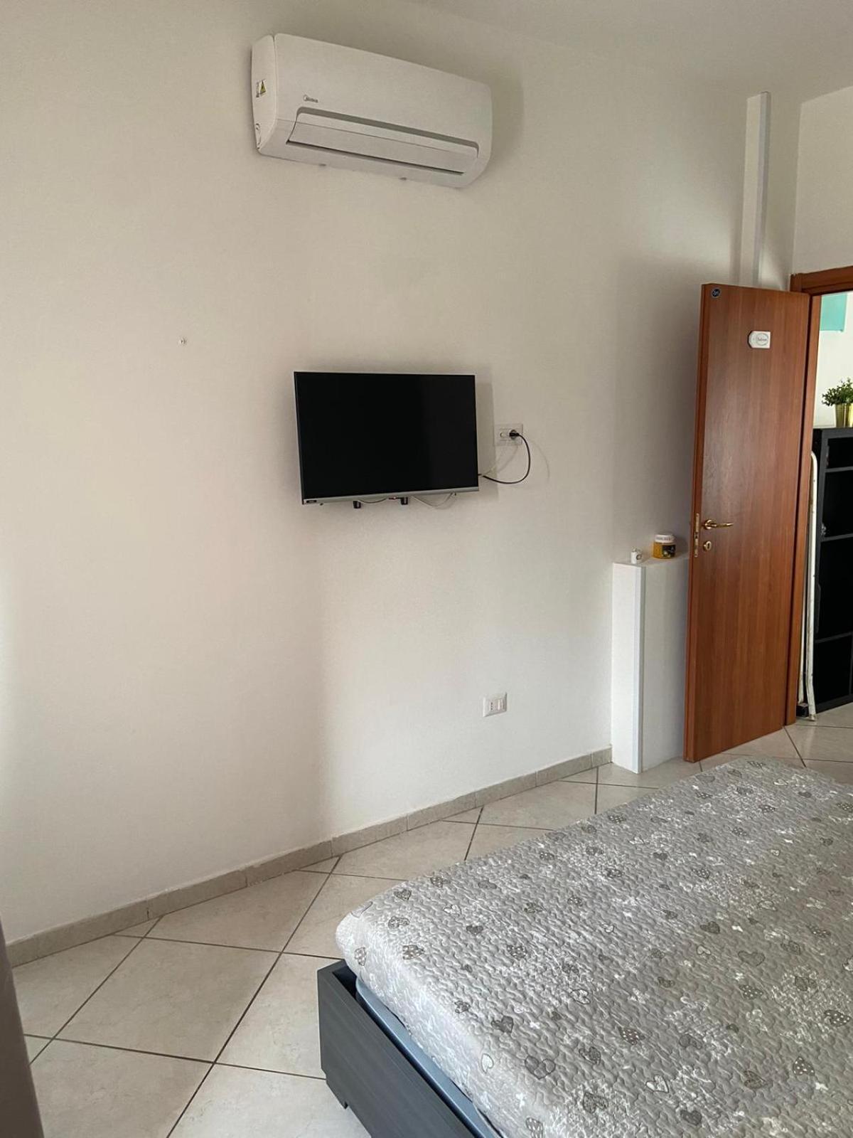 Bedroompompei With Free Parking Buitenkant foto