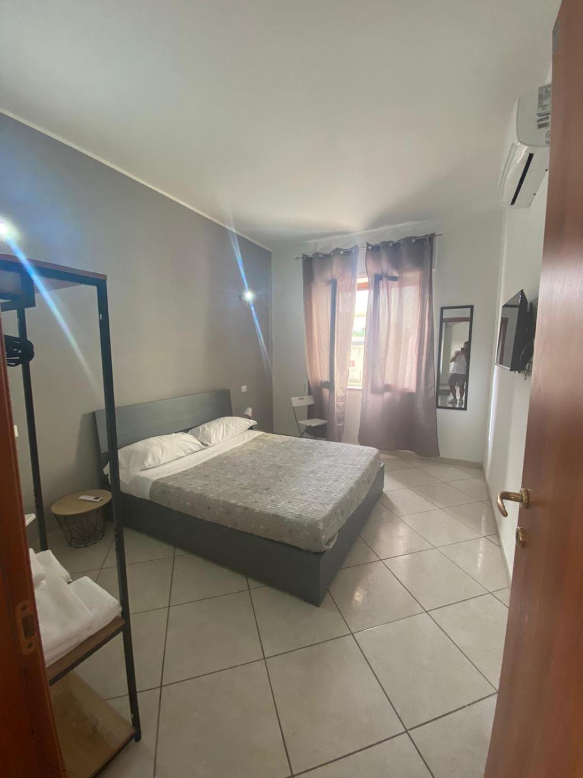 Bedroompompei With Free Parking Buitenkant foto