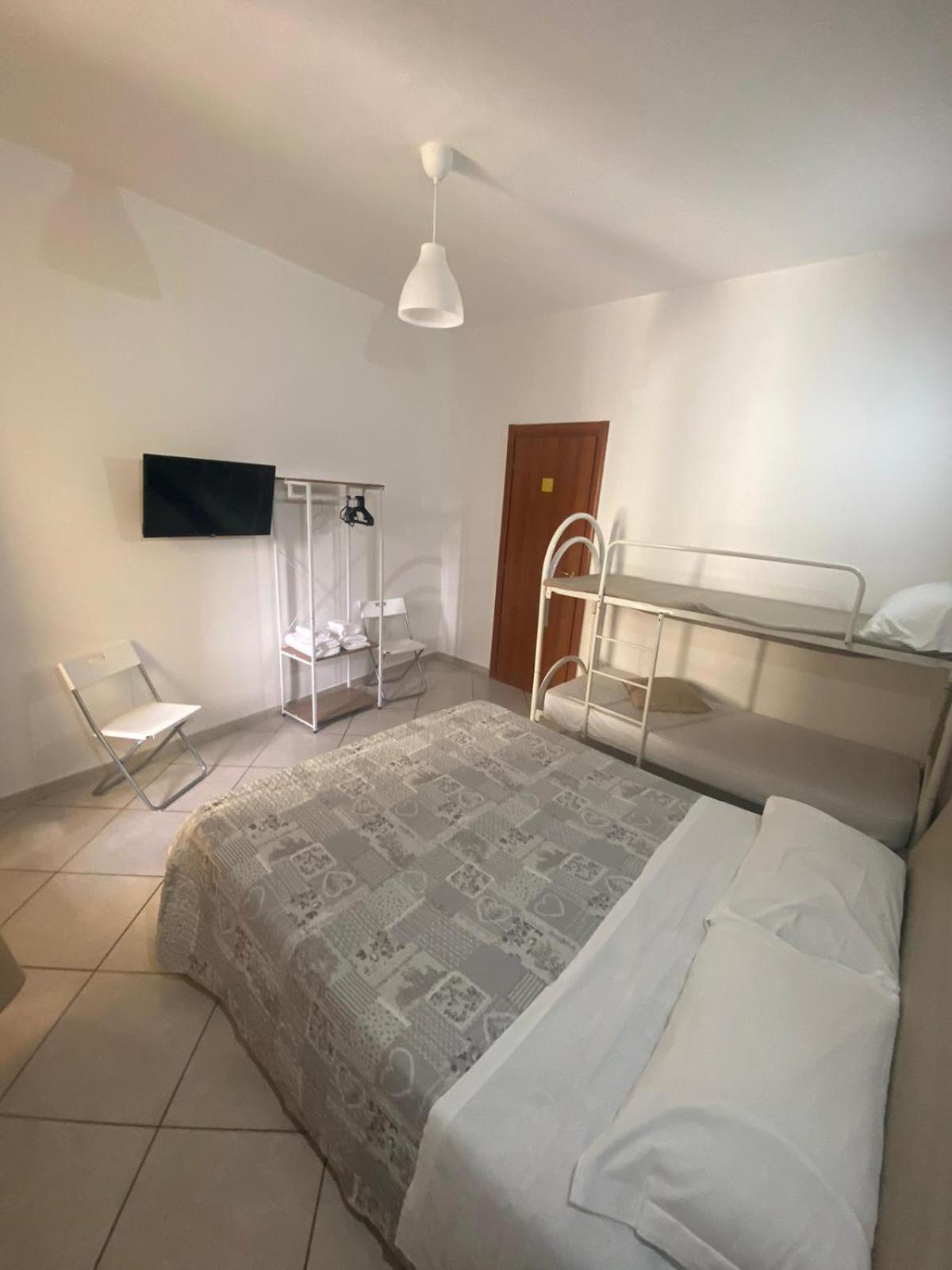 Bedroompompei With Free Parking Buitenkant foto
