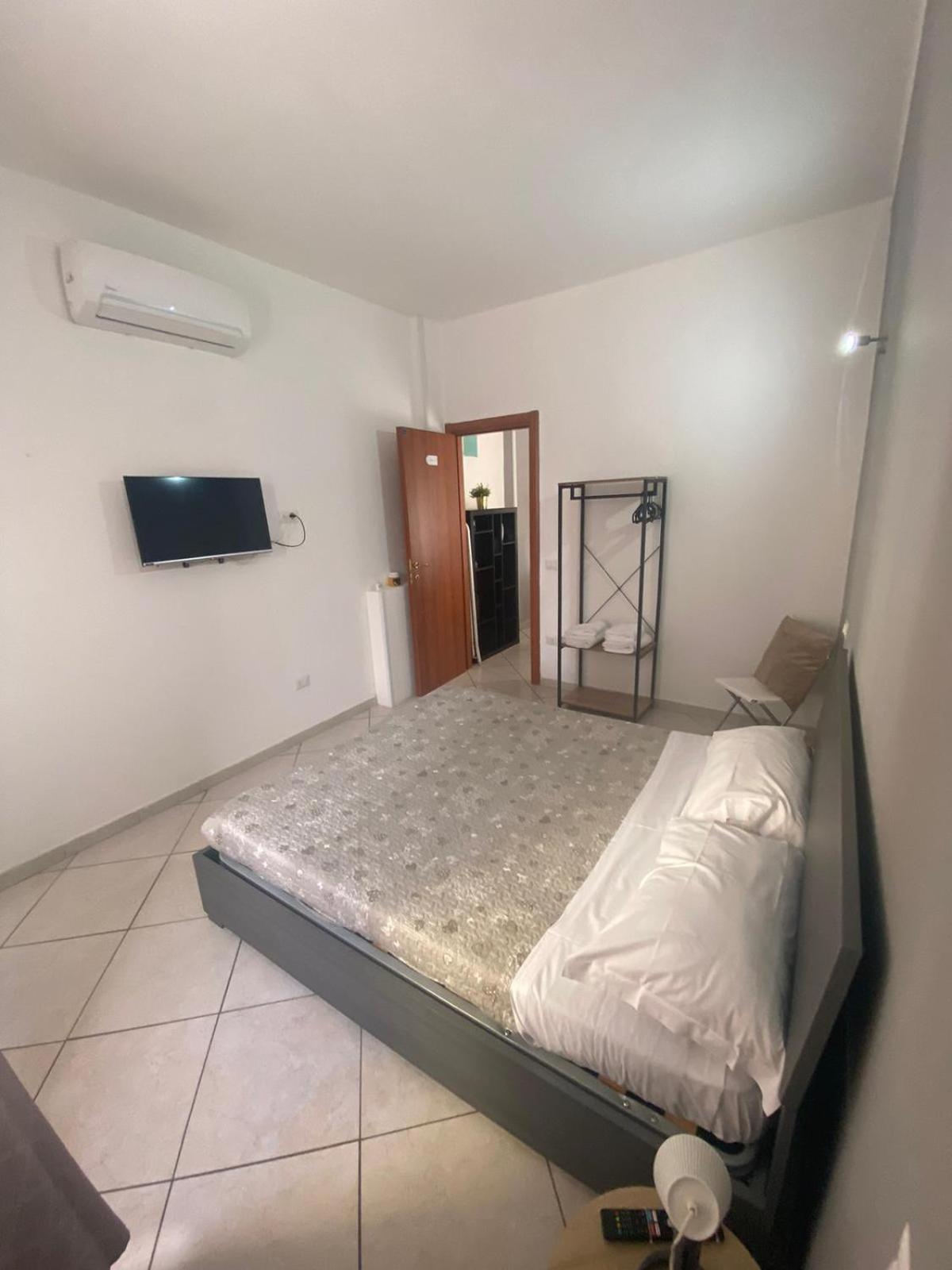 Bedroompompei With Free Parking Buitenkant foto