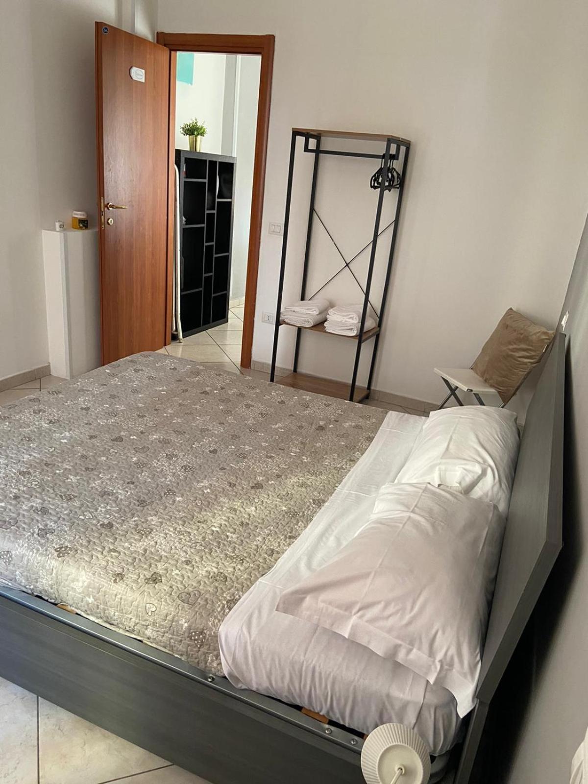 Bedroompompei With Free Parking Buitenkant foto