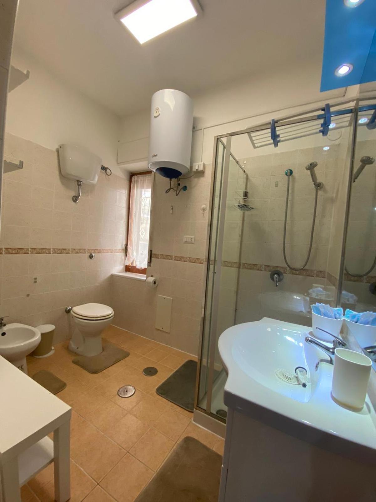 Bedroompompei With Free Parking Buitenkant foto