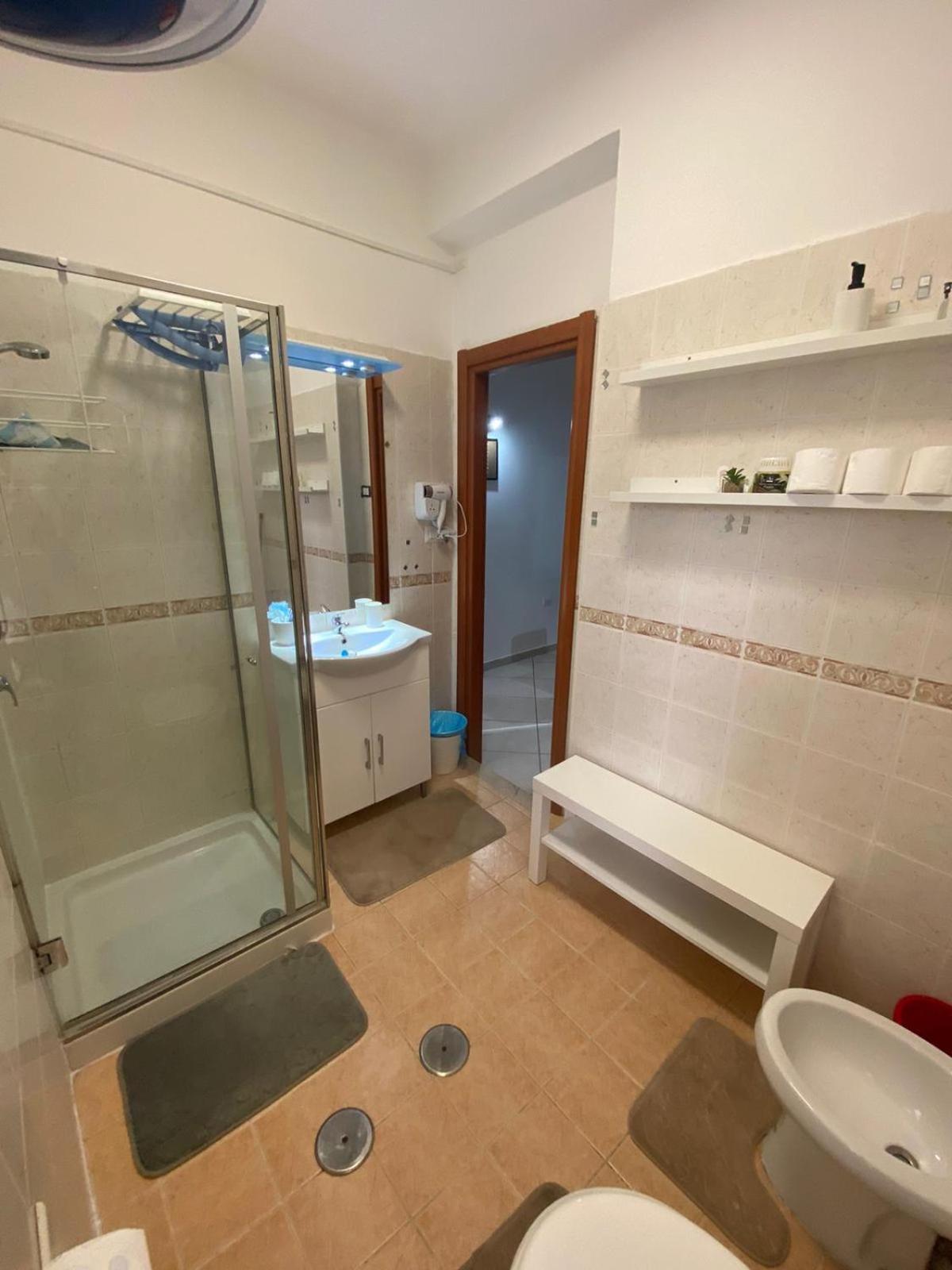 Bedroompompei With Free Parking Buitenkant foto